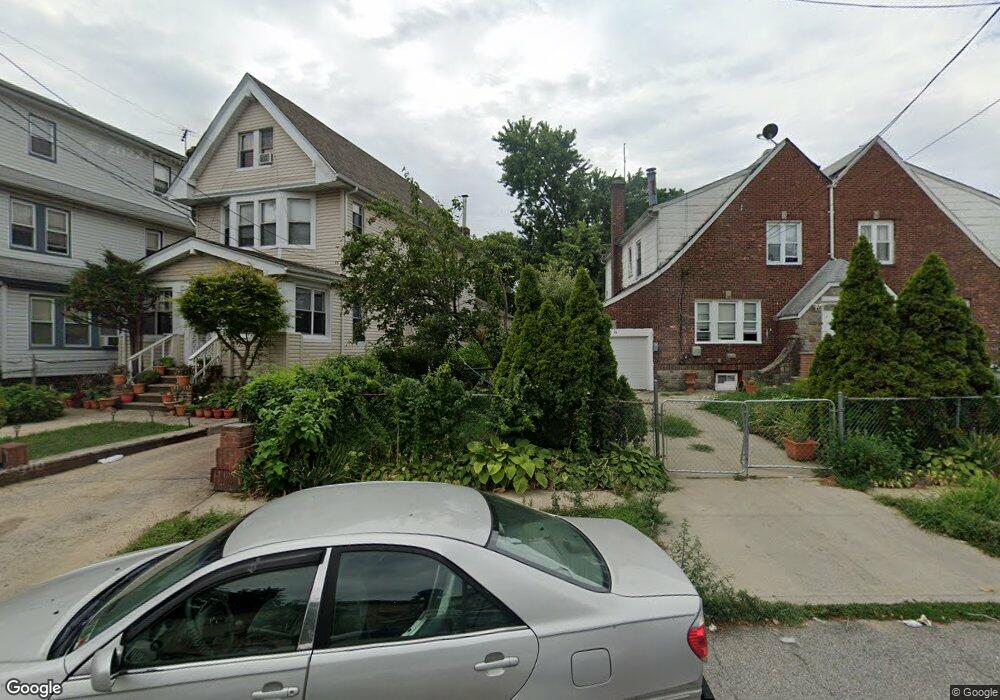 19514 Carpenter Ave, Hollis, NY 11423 - photo 1