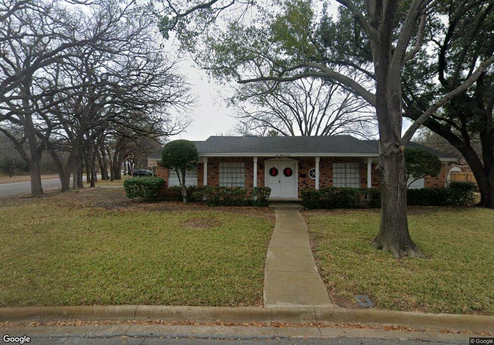 504 Englewood Ln, Hurst, TX 76053 - photo 1