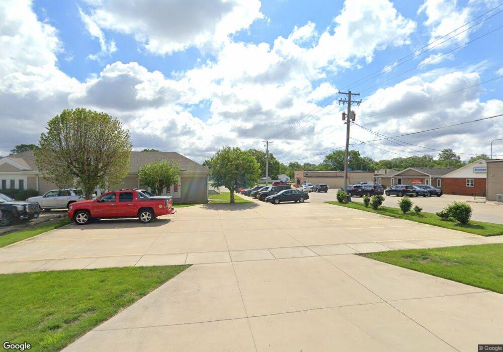 106 S 7th St, Mattoon, IL 61938 - photo 1