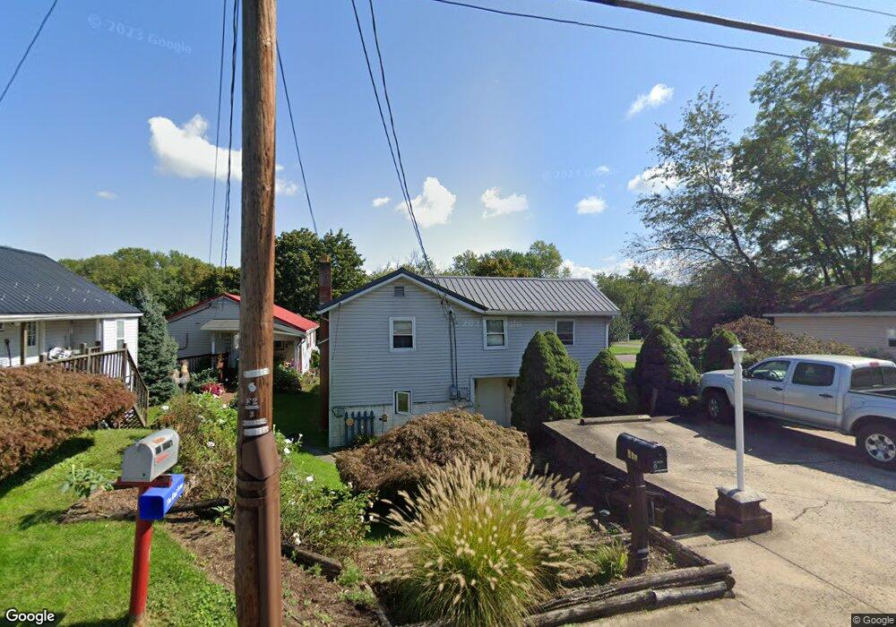 213 S Strawberry Aly, Selinsgrove, PA 17870 - photo 1