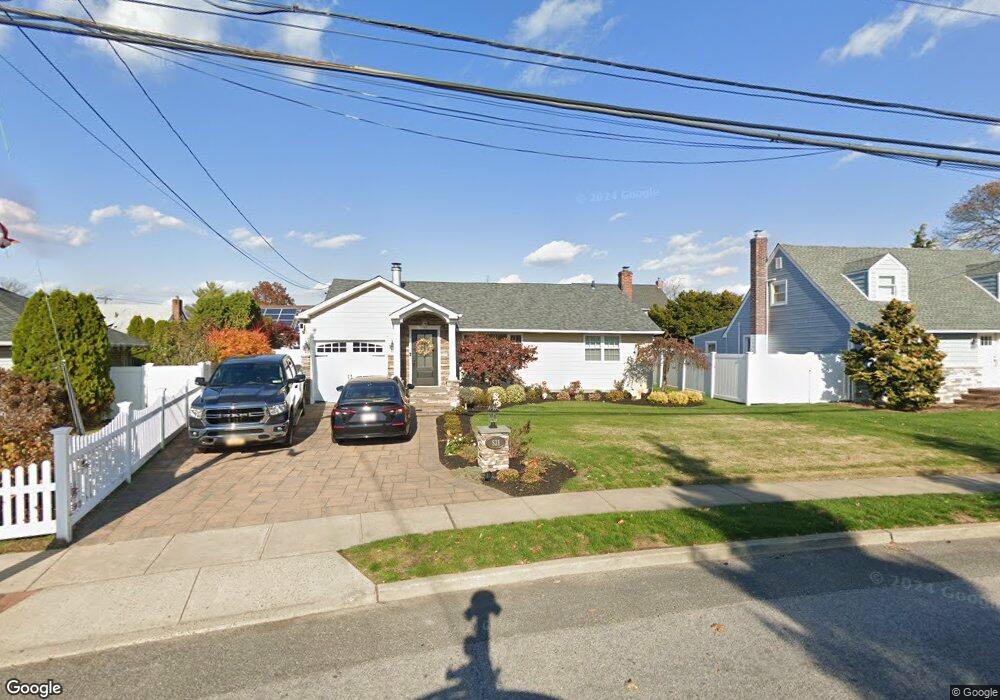 521 Derby Dr N, Oceanside, NY 11572 - photo 1