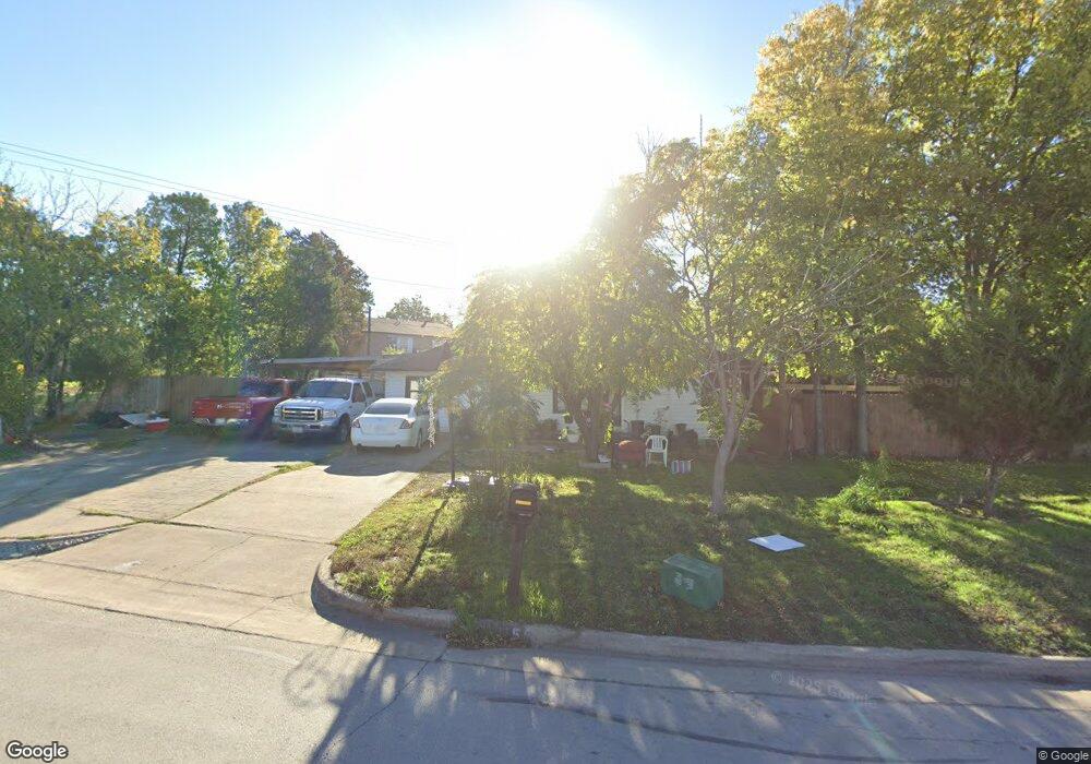 615 SW Dallas St, Grand Prairie, TX 75051 - photo 1