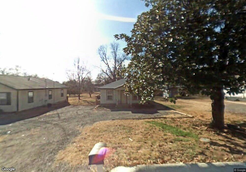 319 W South St, Tahlequah, OK 74464 - photo 1