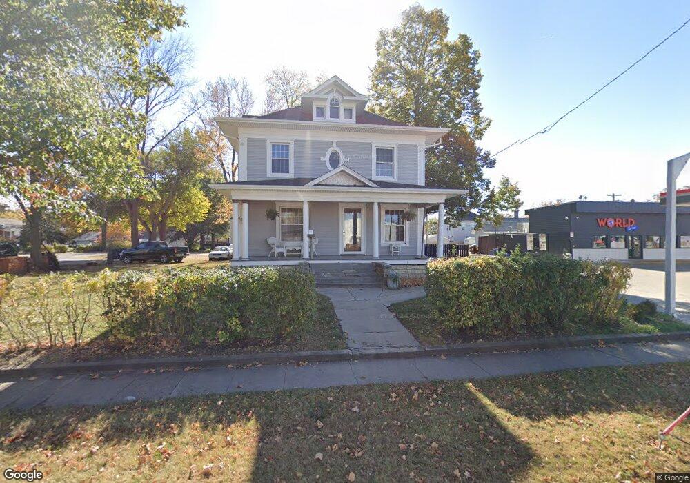 415 1st Ave E, Newton, IA 50208 - photo 1