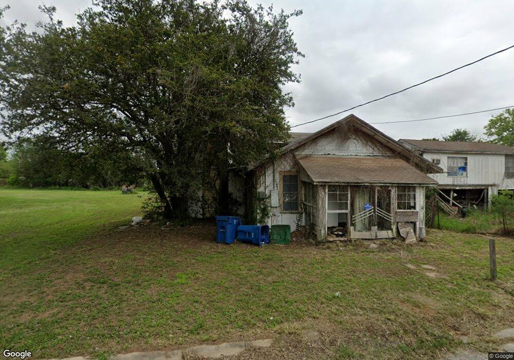 1404 N Avenue B, Beeville, TX 78102 - photo 1