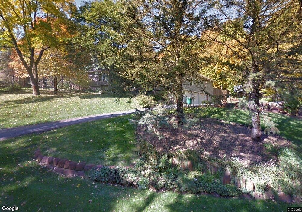 3935 Hillcrest Way, Wayzata, MN 55391 - photo 1