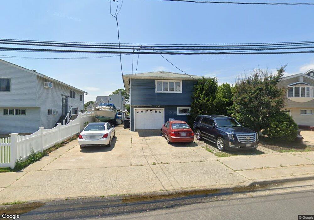 306 Arthur St, Freeport, NY 11520 - photo 1