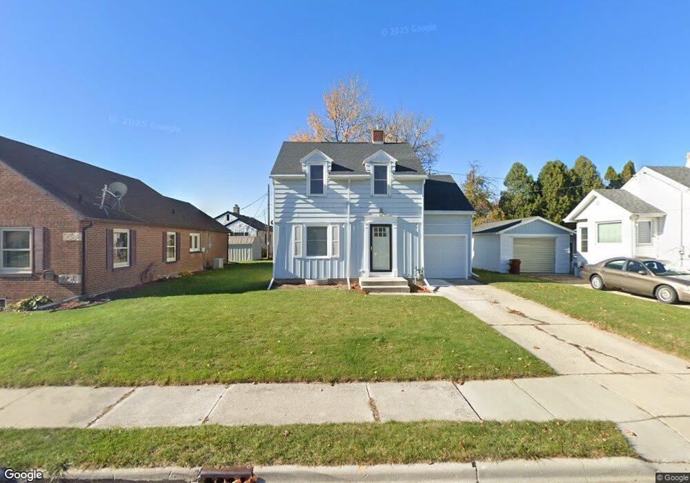 1106 Elm St, Manitowoc, WI 54220 - photo 1