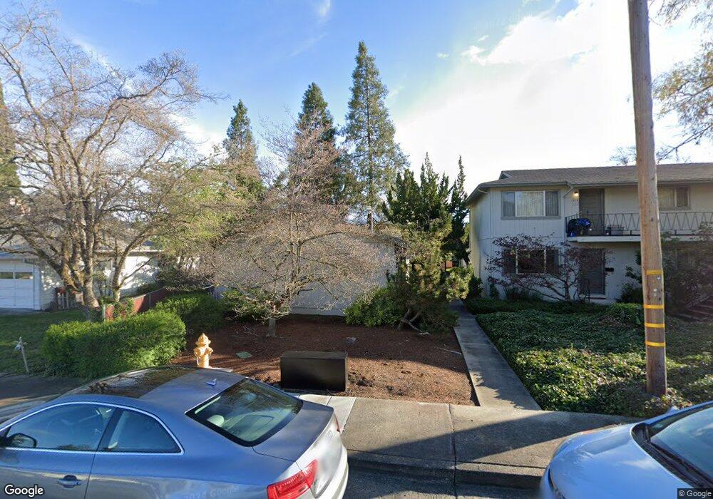 321 NE C St, Grants Pass, OR 97526 - photo 1