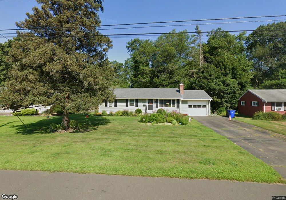 77 Belaire Cir, Windsor Locks, CT 06096 - photo 1