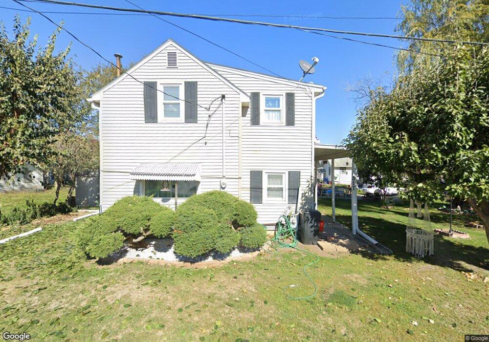 517 E 11th St S, Newton, IA 50208 - photo 1