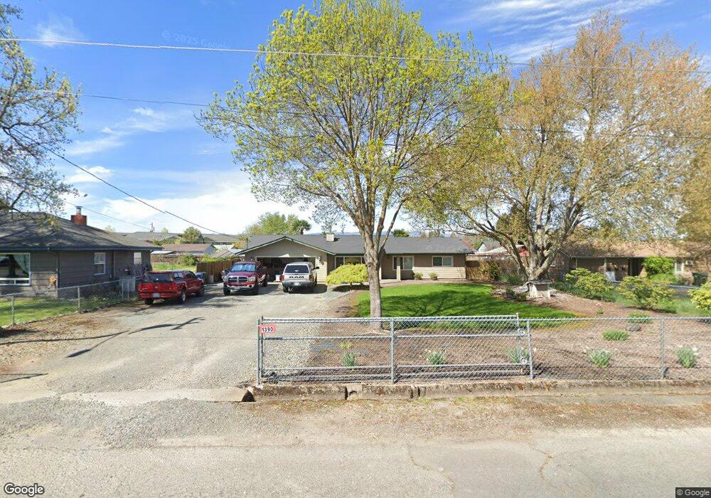 1390 Daisy Ln, Grants Pass, OR 97527 - photo 1