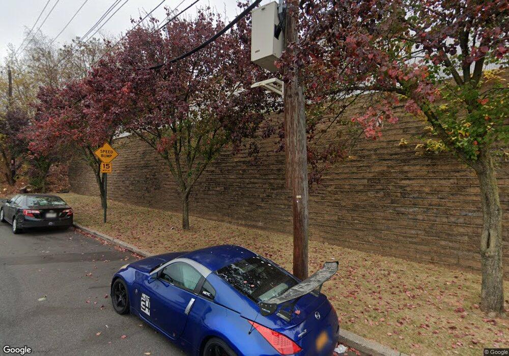 273 Skyline Dr, Staten Island, NY 10304 - photo 1