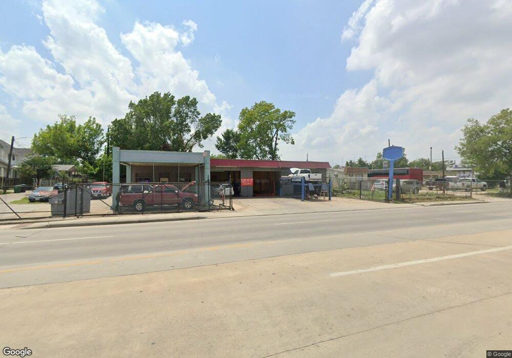 1827 Airline Dr, Houston, TX 77009 - photo 1