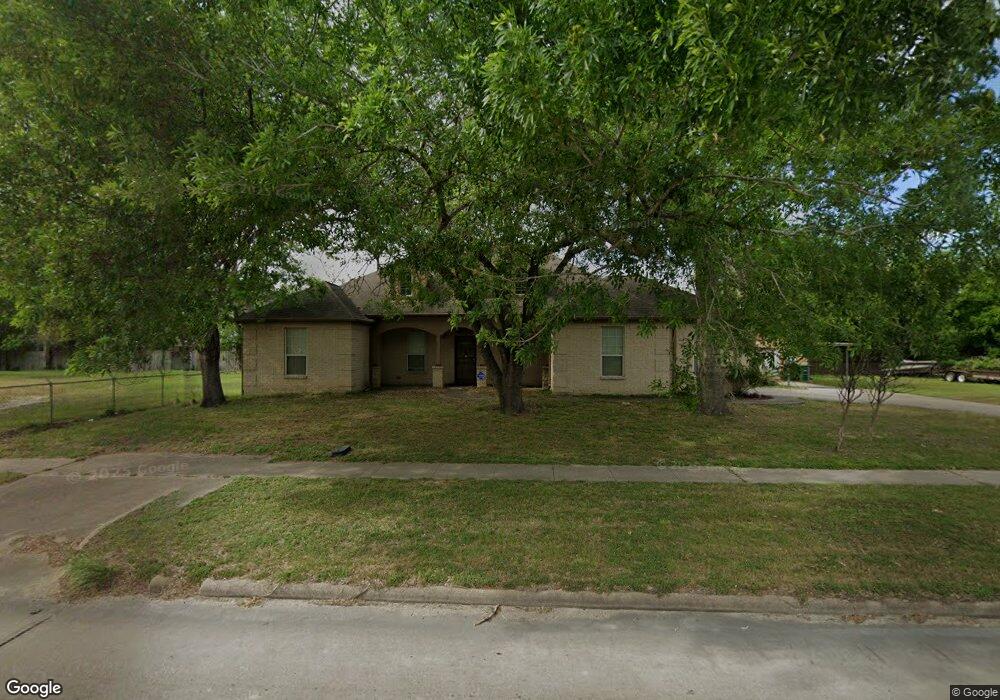 1014 N Victory Dr, Houston, TX 77088 - photo 1