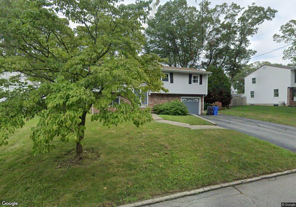 33 Rockcrest Dr, Cranston, RI 02920 - photo 1