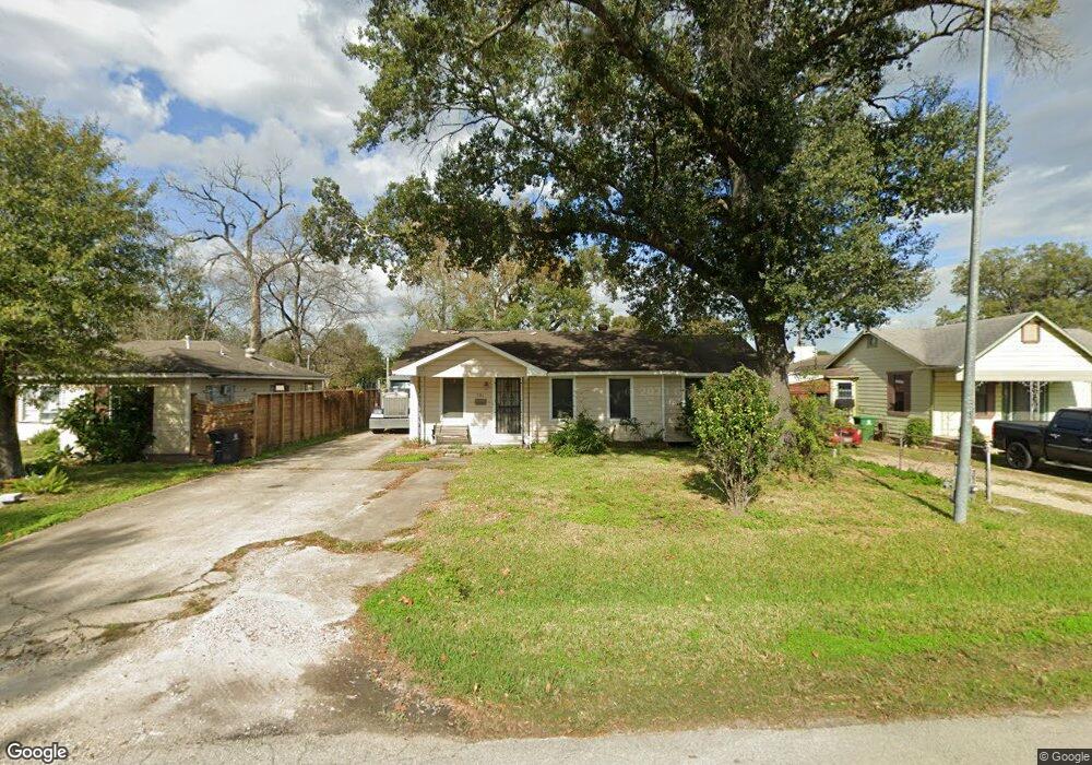 7141 Saint Louis St, Houston, TX 77028 - photo 1