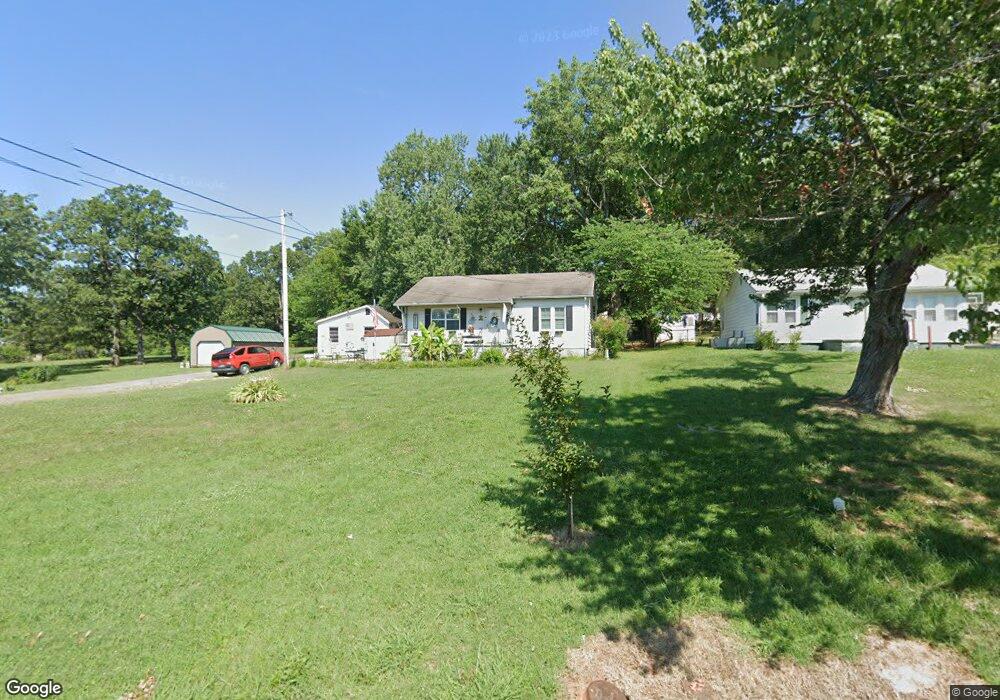 202 Sanderson Dr, Hopkinsville, KY 42240 - photo 1