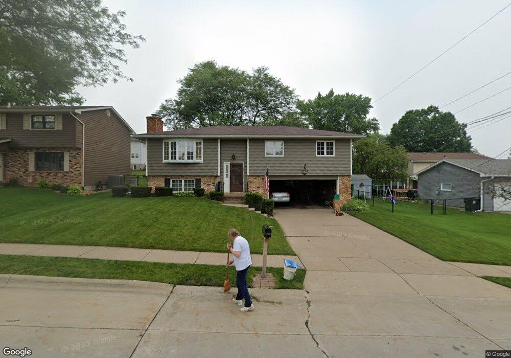 2716 W 35th St, Davenport, IA 52806 - photo 1