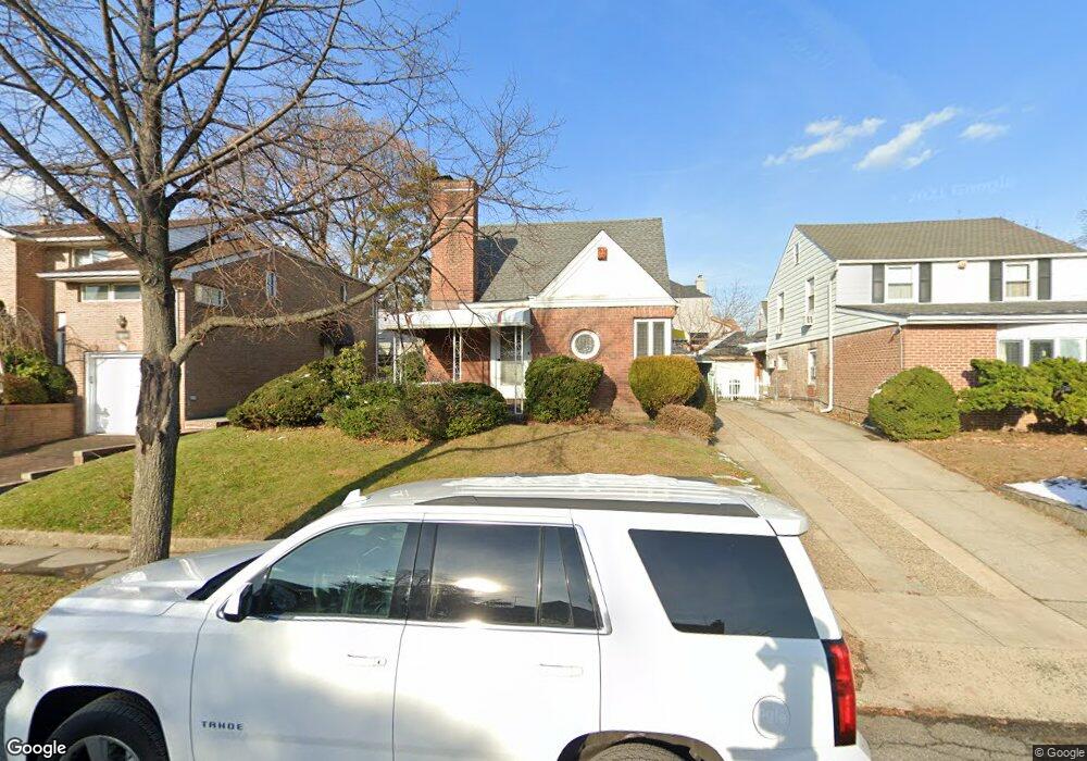 13851 78th Dr, Flushing, NY 11367 - photo 1