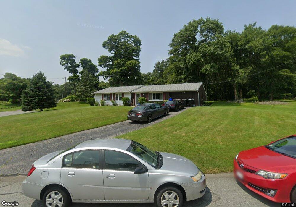 2 Mohawk Dr, South Dartmouth, MA 02748 - photo 1