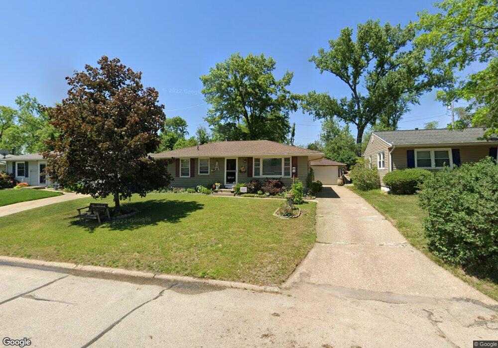633 35th St SE, Cedar Rapids, IA 52403 - photo 1