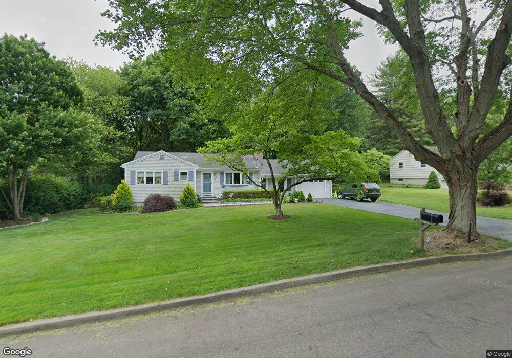 85 Putting Green Rd, Fairfield, CT 06825 - photo 1