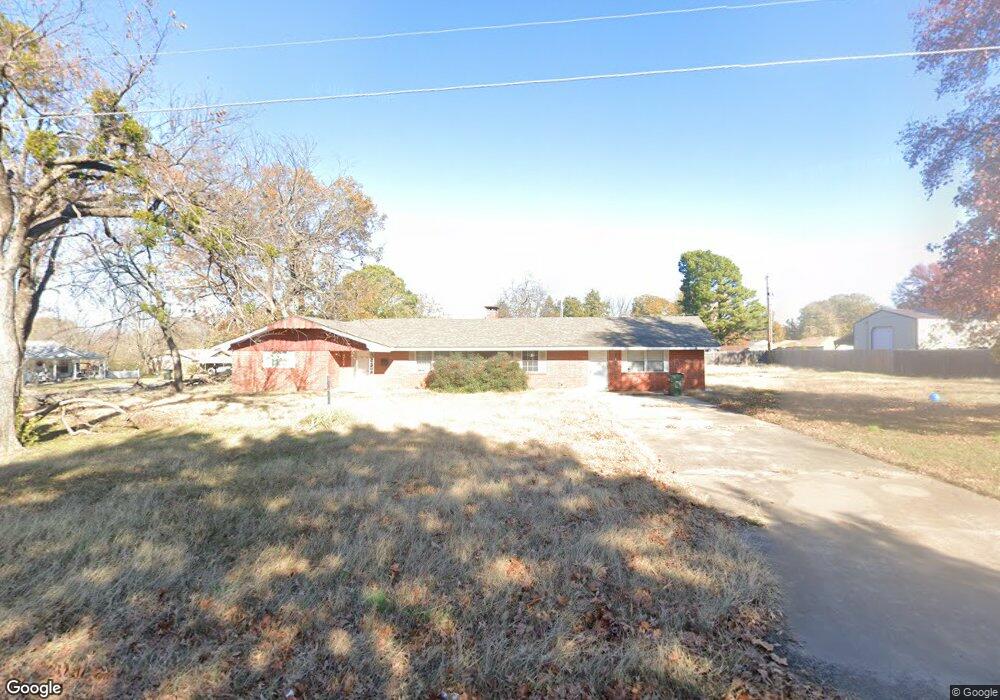 512 Pine St, Henryetta, OK 74437 - photo 1