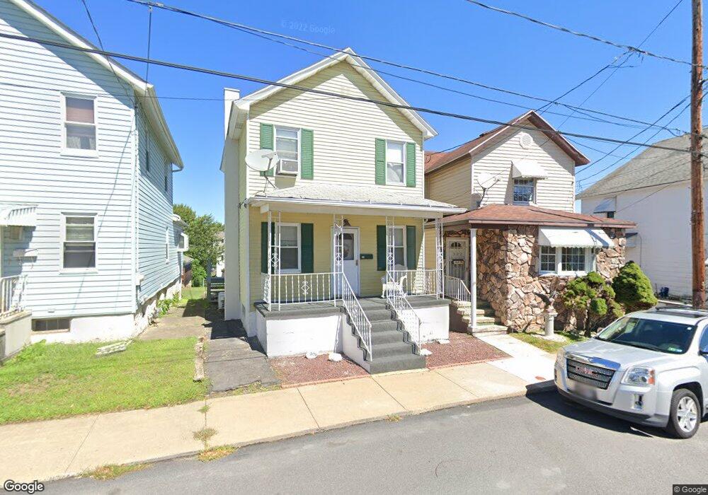 304 W Taylor St, Taylor, PA 18517 - photo 1