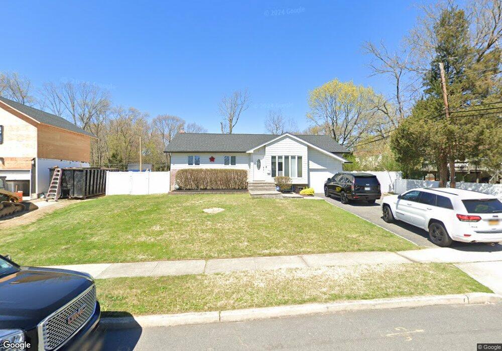 3 Wenmore Rd, ComMacK, NY 11725 - photo 1