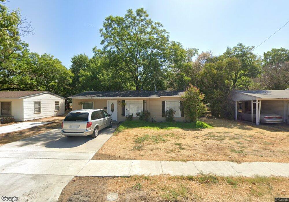 925 Highland Dr, Grand Prairie, TX 75051 - photo 1