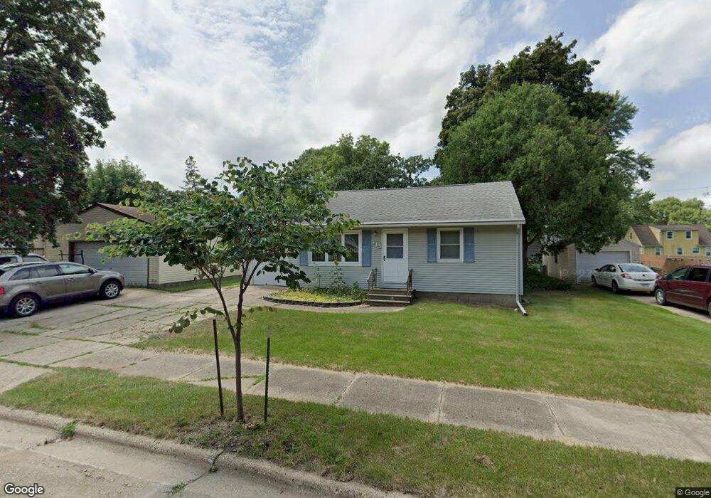 913 Columbus Ave, Albert Lea, MN 56007 - photo 1