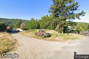 93 Pine St, Redway, CA 95560