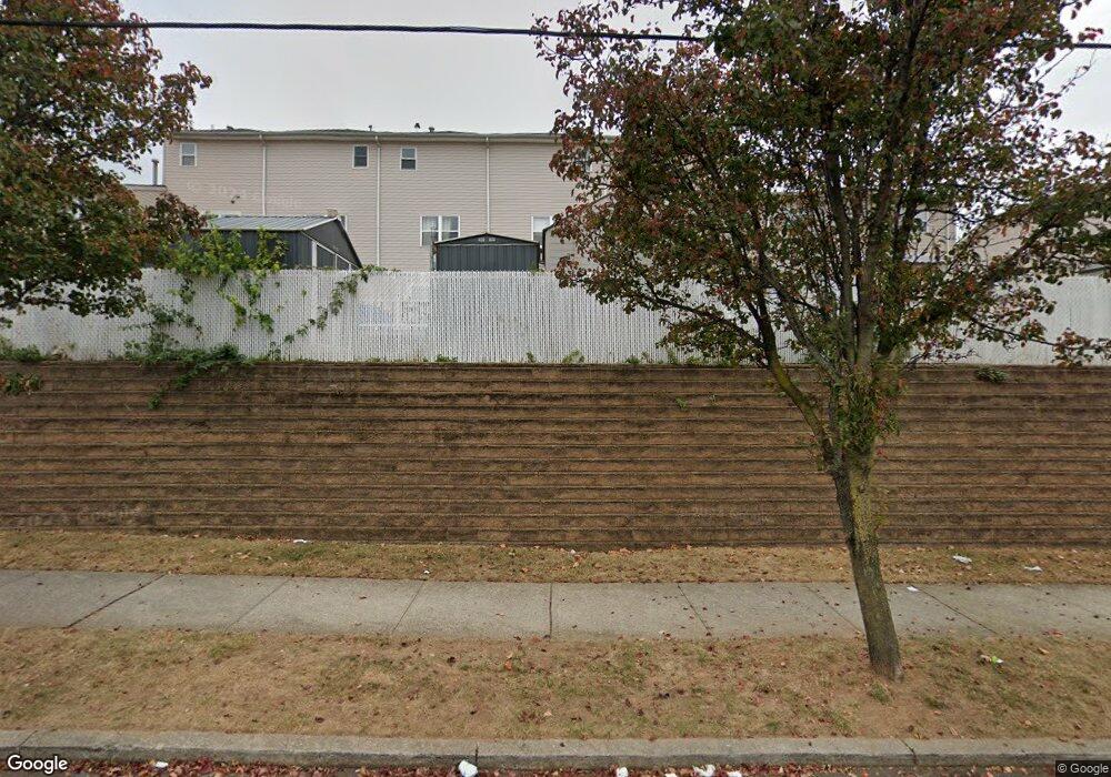 219 Skyline Dr, Staten Island, NY 10304 - photo 1