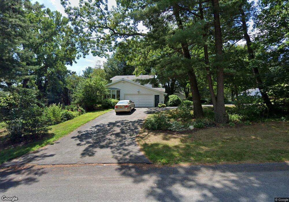 850 Worcester Dr, Schenectady, NY 12309 - photo 1