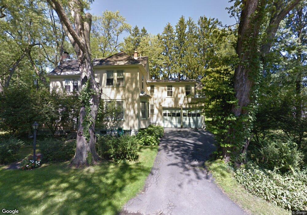 724 Charles St, Schenectady, NY 12302 - photo 1