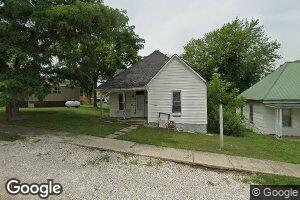 210 Crescent Dr, Macon, MO 63552