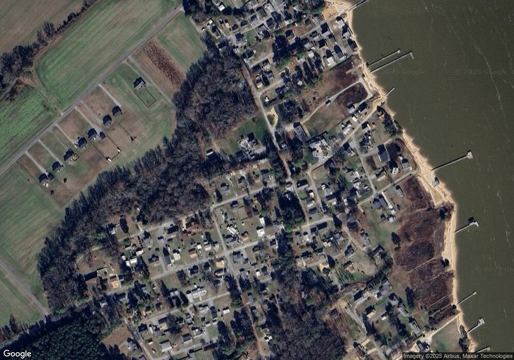 379 River Shore Dr, Dunnsville, VA 22454 - photo 1