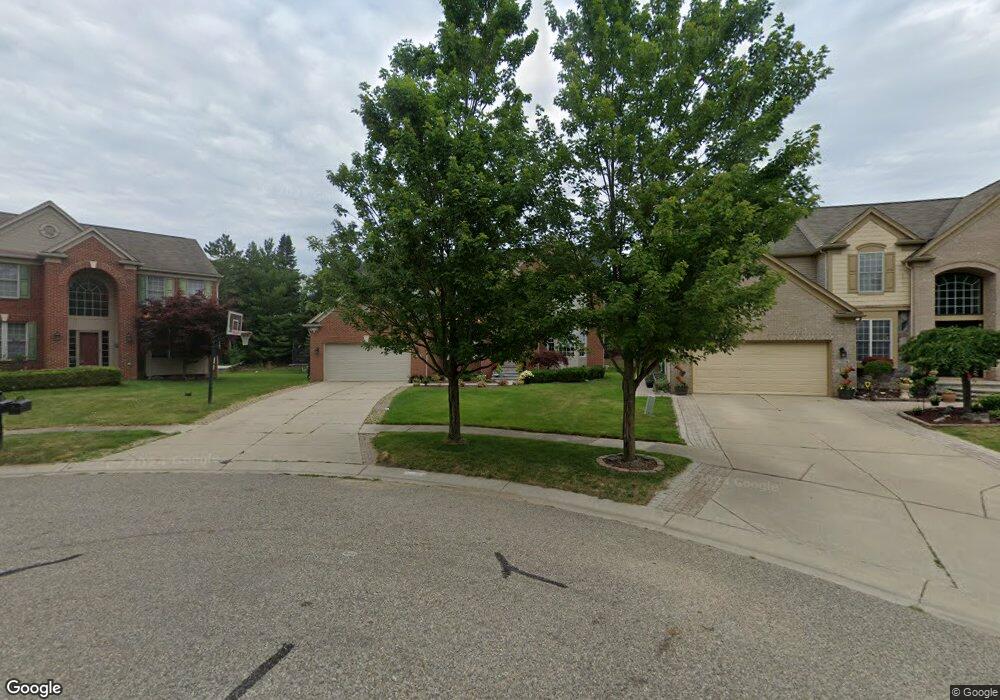 7668 Windgate Cir, West Bloomfield, MI 48323 - photo 1