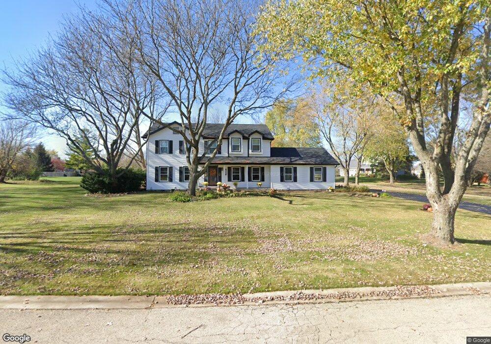 1400 Sprucetree Ln, Algonquin, IL 60102 - photo 1