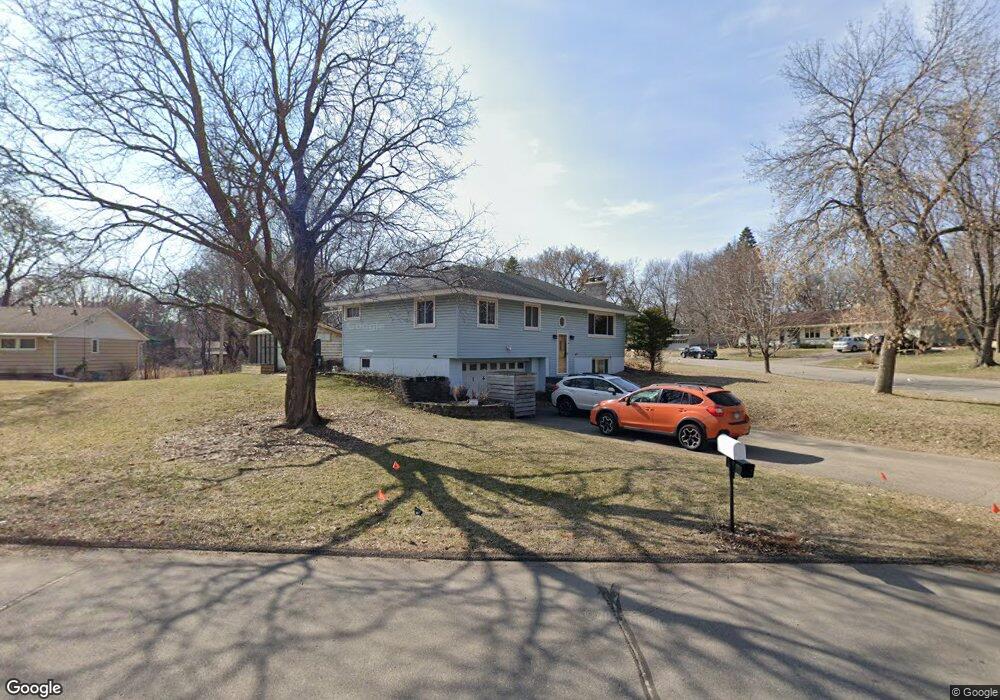 16525 Elm Cir, Minnetonka, MN 55345 - photo 1