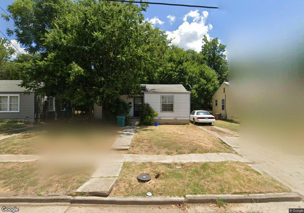 1210 N Clements St, Gainesville, TX 76240 - photo 1