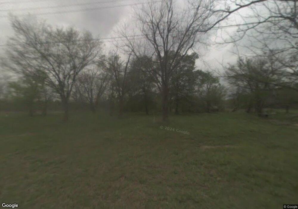 128 Broad St, Hugo, OK 74743 - photo 1