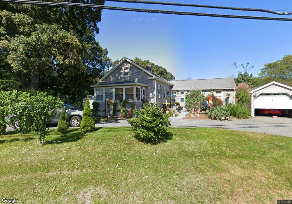 639 Pomfret St, Putnam, CT 06260 - photo 1