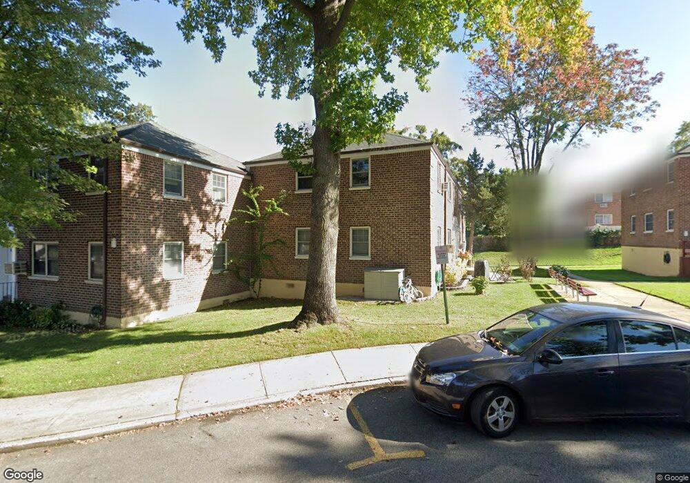 25246 58th Ave unit 46, Little Neck, NY 11362 - photo 1