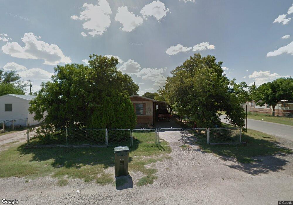 4501 Redbud St, Carlsbad, NM 88220 - photo 1