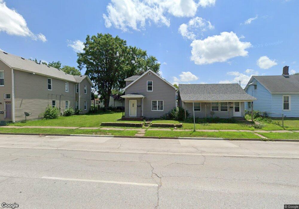 1607 W 4th St, Davenport, IA 52802 - photo 1