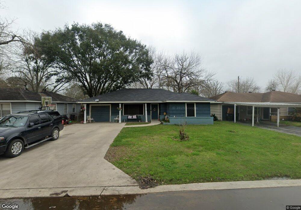 1719 S Park Dr, Alvin, TX 77511 - photo 1