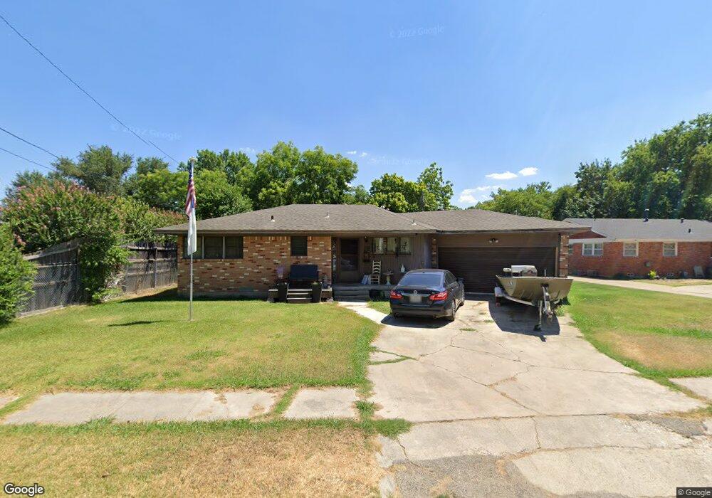 1724 Morningside Dr, Gainesville, TX 76240 - photo 1