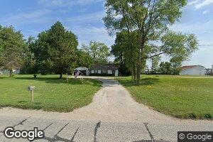 6414 W River Dr, Davenport, IA 52802